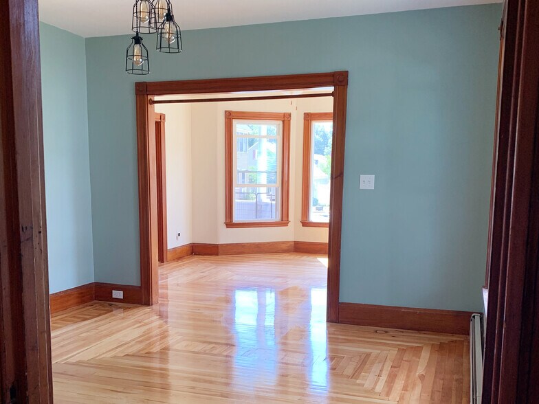 Building Photo - 49 Chapel St