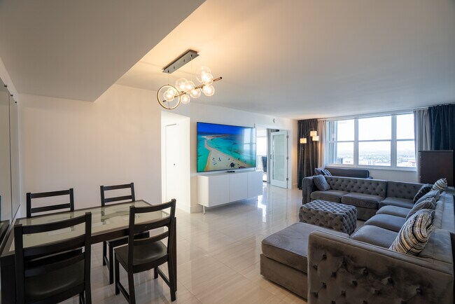 Building Photo - 2101 S Ocean Dr