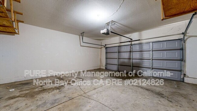Building Photo - 5075 Charmian Dr