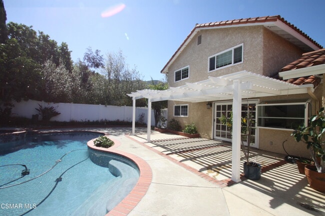 Building Photo - 186 Poplar Crest Ave