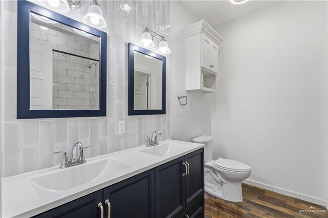 Building Photo - 17 Melanie Dr