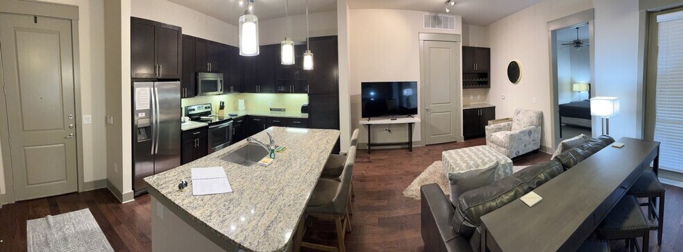 Building Photo - 5655 Carnegie Blvd