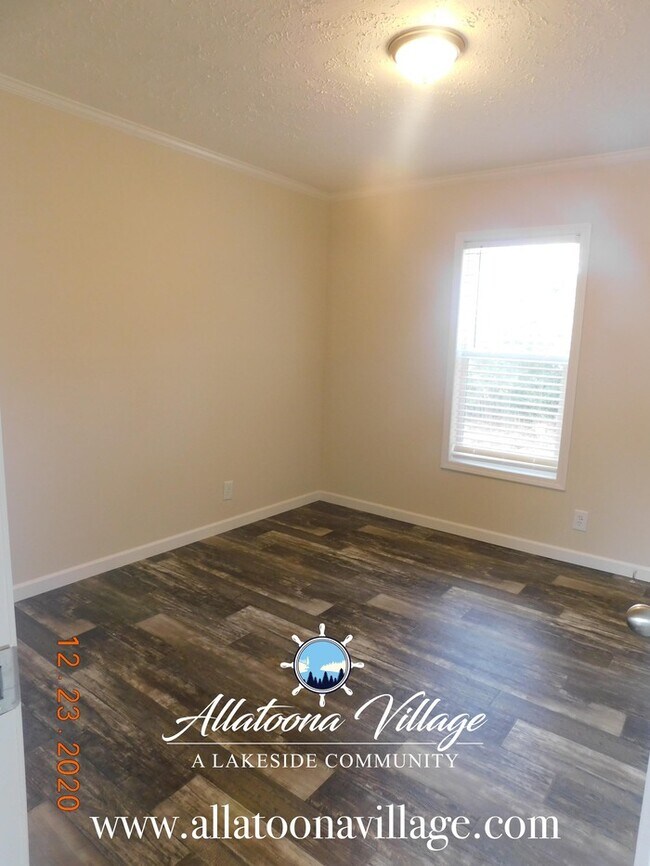 Building Photo - Brand New Home with Lake Access! 3BR/2Bth ...