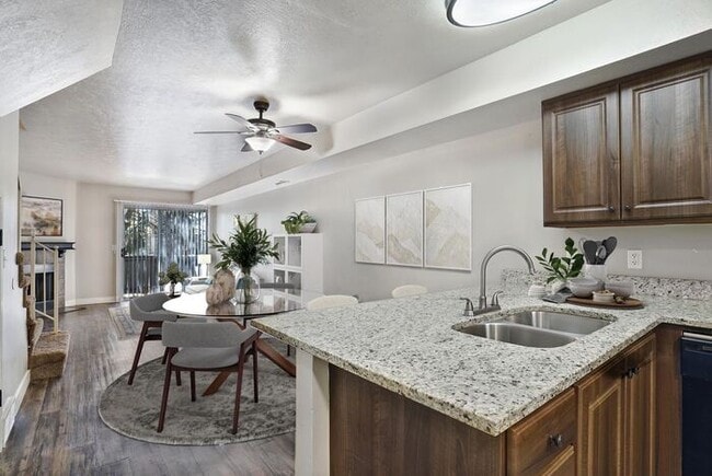 Primary Photo - Spacious 2 Bed 1.5 Bath Townhome in Murray...