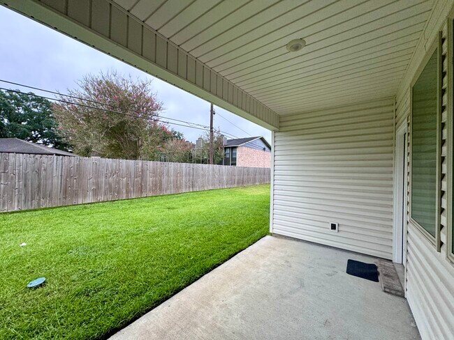 Building Photo - 6631 Tiger Pointe Dr