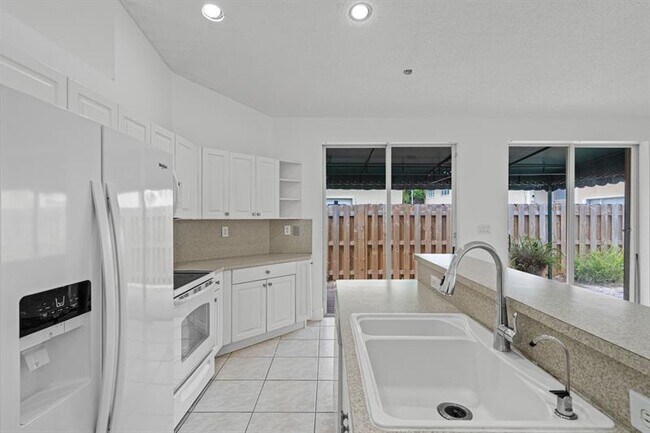 Building Photo - 11255 NW 53rd Ln