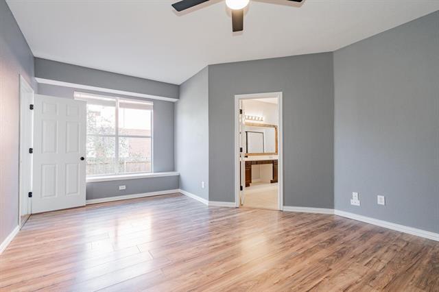 Building Photo - 2923 Newport Dr