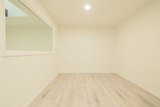 Building Photo - 12553 Wellington Park Dr