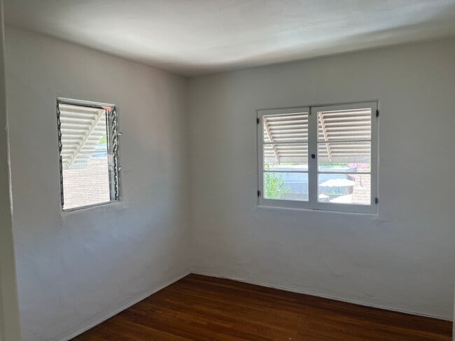 Building Photo - 548-548 Ivy St