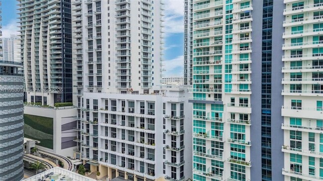 Building Photo - 1050 Brickell Ave
