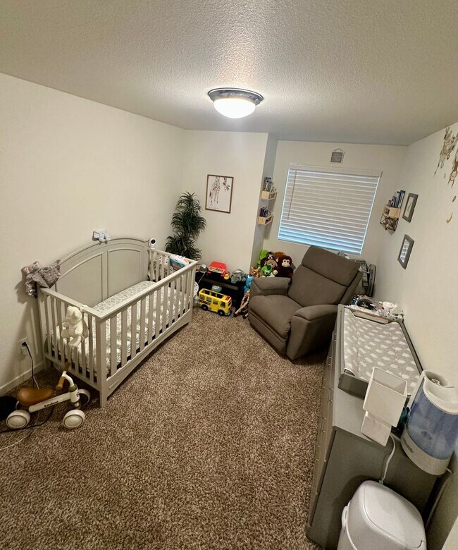 Building Photo - GORGEOUS HOME IN HIGHLY DESIRABLE BANNING LEWIS RANCH - Security Deposit Waiver Available