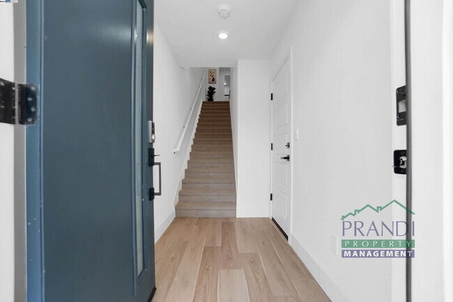 Building Photo - 850 Verandah Ln