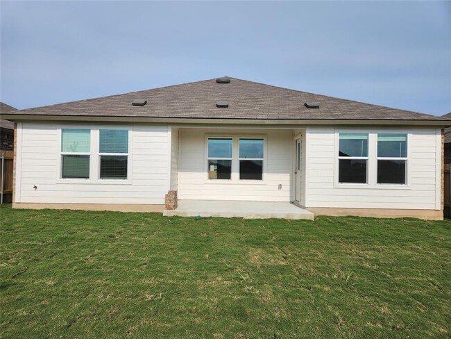 Building Photo - 302 Sebring Cir