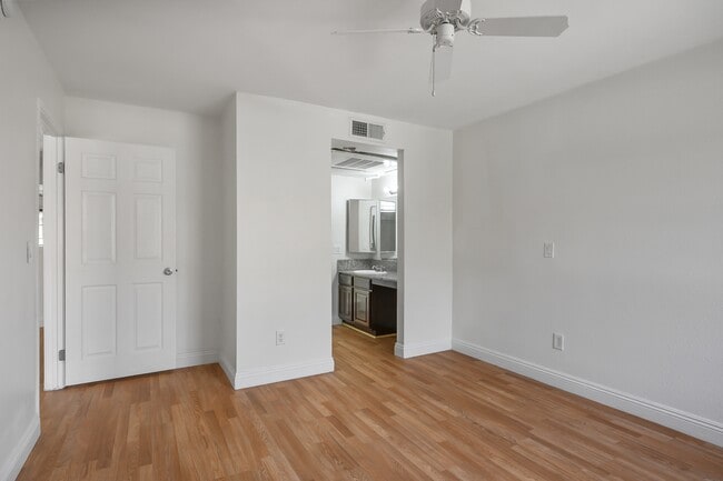 Building Photo - 5170 S Jones Blvd