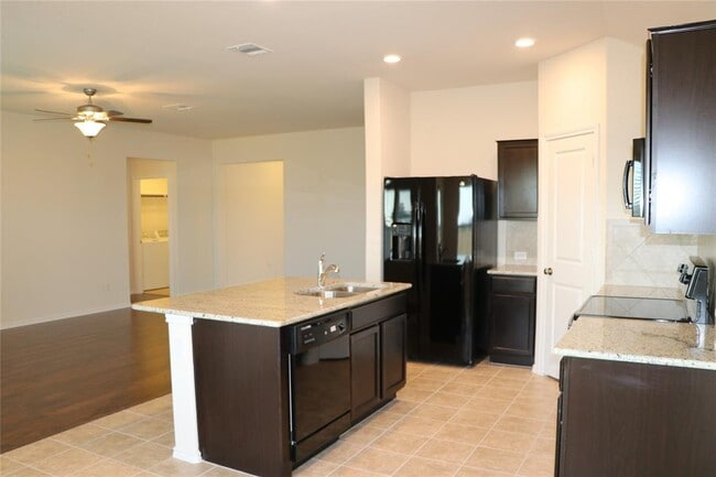 Building Photo - 1032 Hillrose Dr