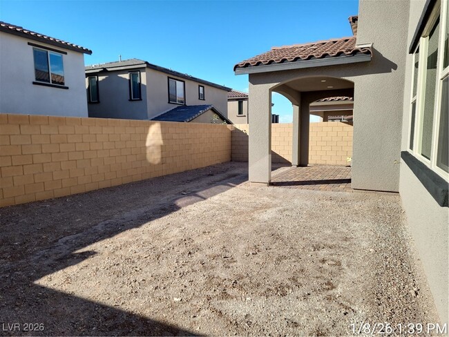 Building Photo - 299 Stradella Pl