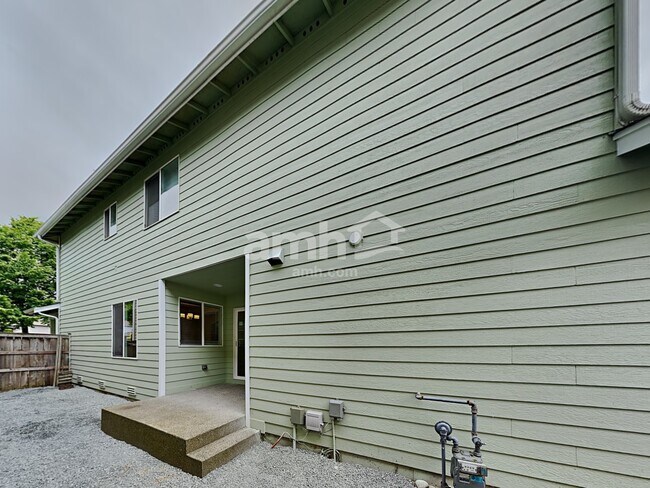 Building Photo - 18312 97th Ave E