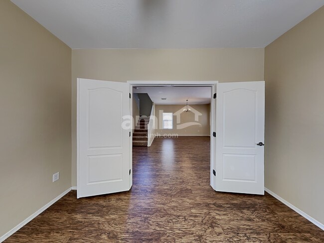 Building Photo - 1115 W Calle Puesta del Sol