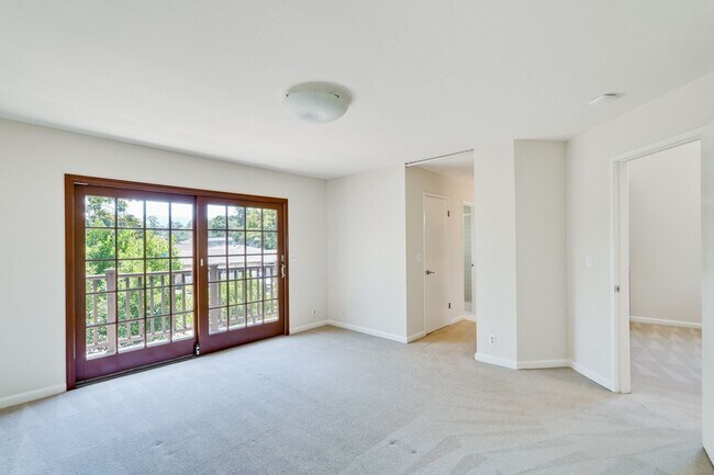Building Photo - $8500-Mountain View  4 bedroom 3 baths in great neighborhood!