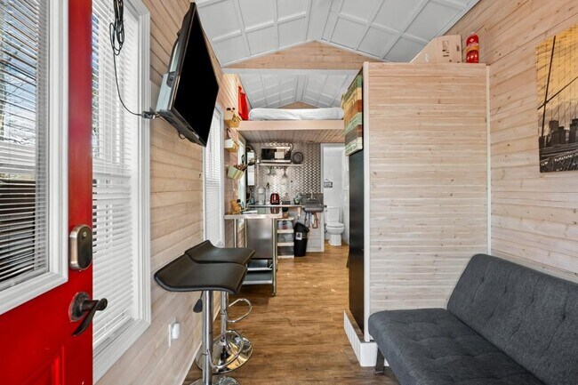 Building Photo - 414 Charles Pl