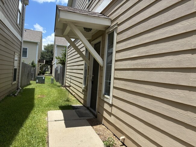 Building Photo - 8327 Cassidy Creek Ct
