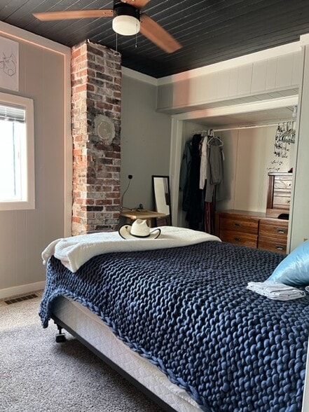 Building Photo - 303 Garnet St