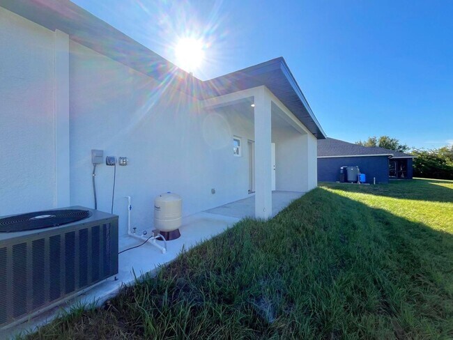 Building Photo - BRAND NEW 2/2/1- SW LEHIGH ACRES