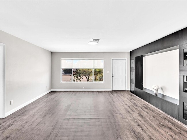 Building Photo - 54 SW 16th St