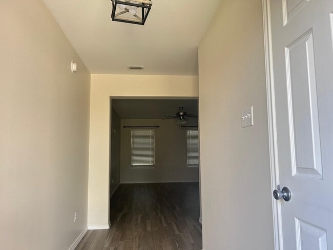 Building Photo - 5407 Simbrah Dr