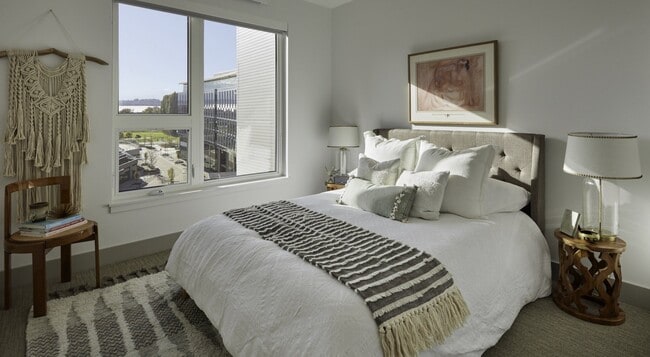 Building Photo - Uptown at Kirkland Urban