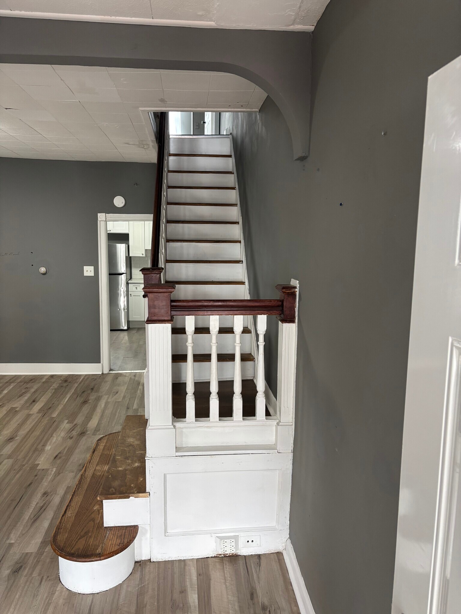 Building Photo - 936 Maple Ter