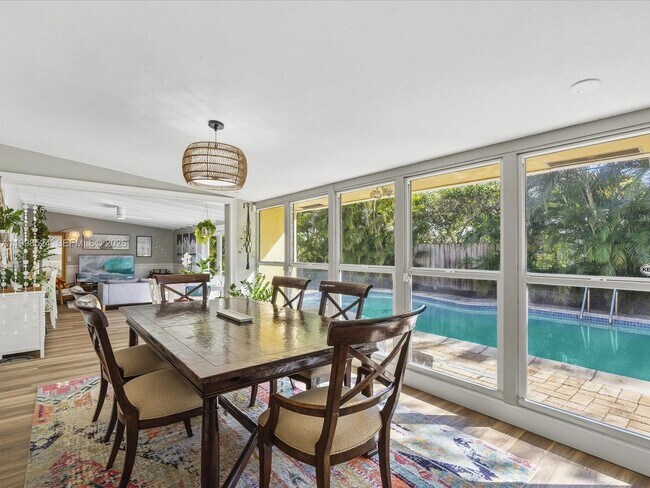 Building Photo - 2648 NE 26th Ave