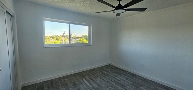 Building Photo - 2500 SW 6th St