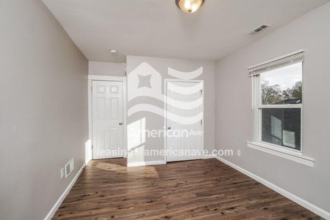 Building Photo - 810 Sutcliffe Ave