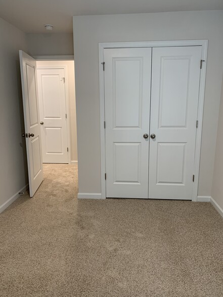Building Photo - 409 Sea Grit Ct
