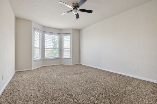 Building Photo - Spacious 4BR Home with Game Room, High Ceilings & Private Backyard in Schertz