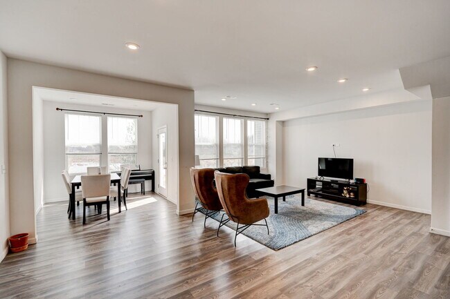 Building Photo - 469 Watercress Dr