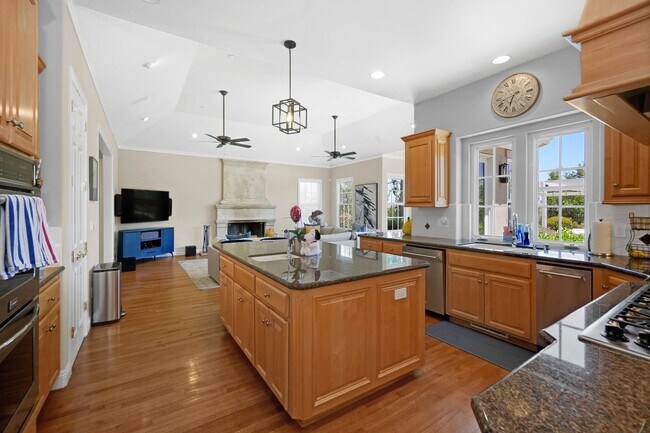 Building Photo - 3441 Torlano Pl