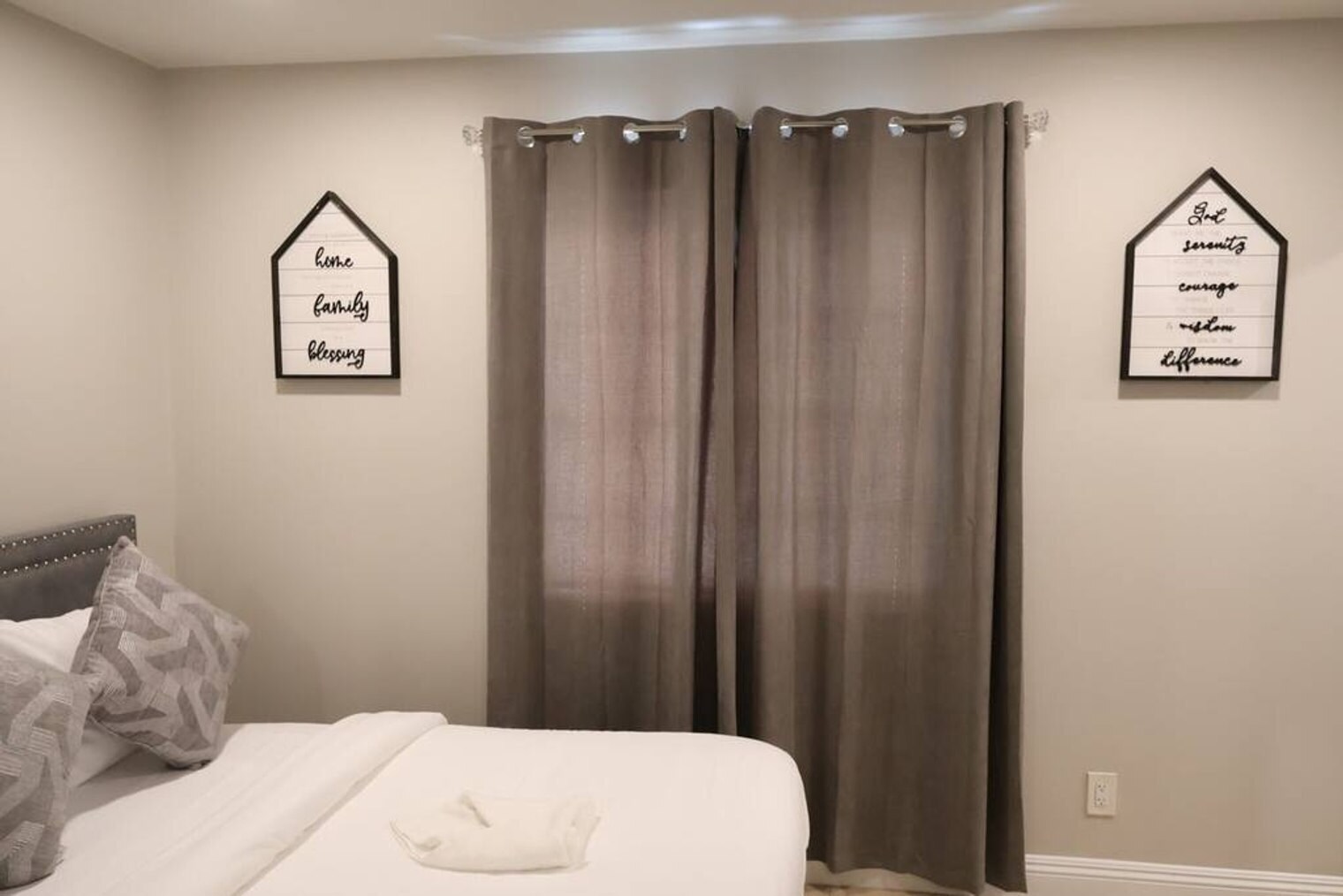 Building Photo - 8356 Adams St