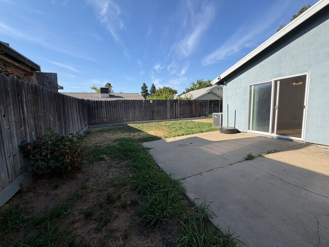 Building Photo - 8267 Moorhaven Way
