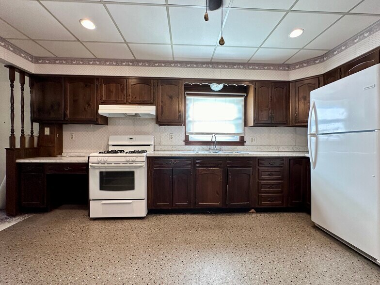 Building Photo - 1413 Laurel Pl