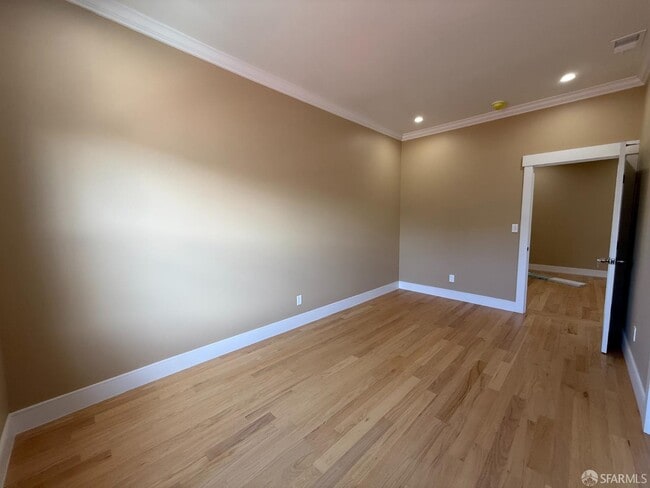 Building Photo - 1430 Judah St