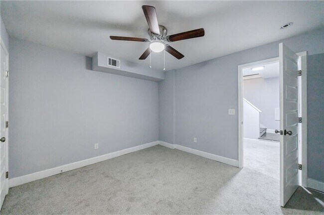 Building Photo - 106 Adair Ave SE