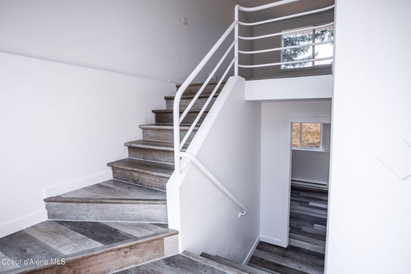 Building Photo - 919 E Spruce Ave