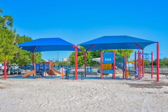 Building Photo - 136 Sable Palm Ln