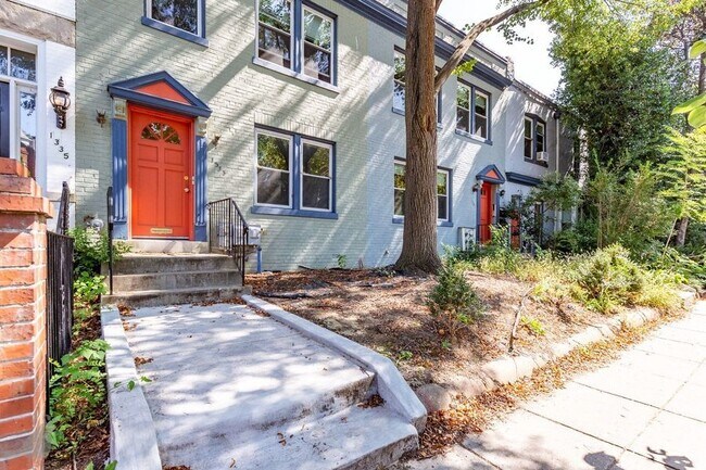 Building Photo - 1333 22nd St NW
