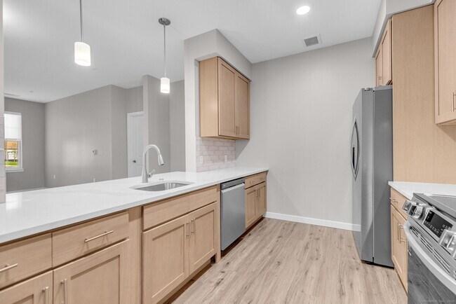 Building Photo - 104 Episcopal Rd