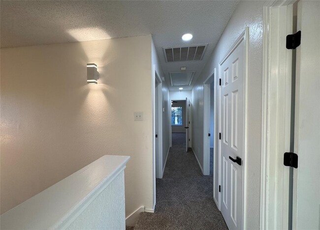 Building Photo - 1905 Hollow Tree Blvd