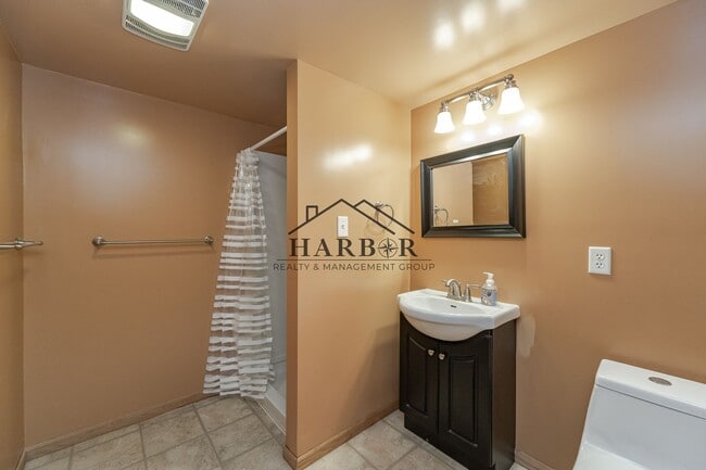 Building Photo - Single Family Home - Coming Soon!