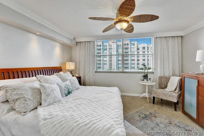 Building Photo - 3606 S Ocean Blvd